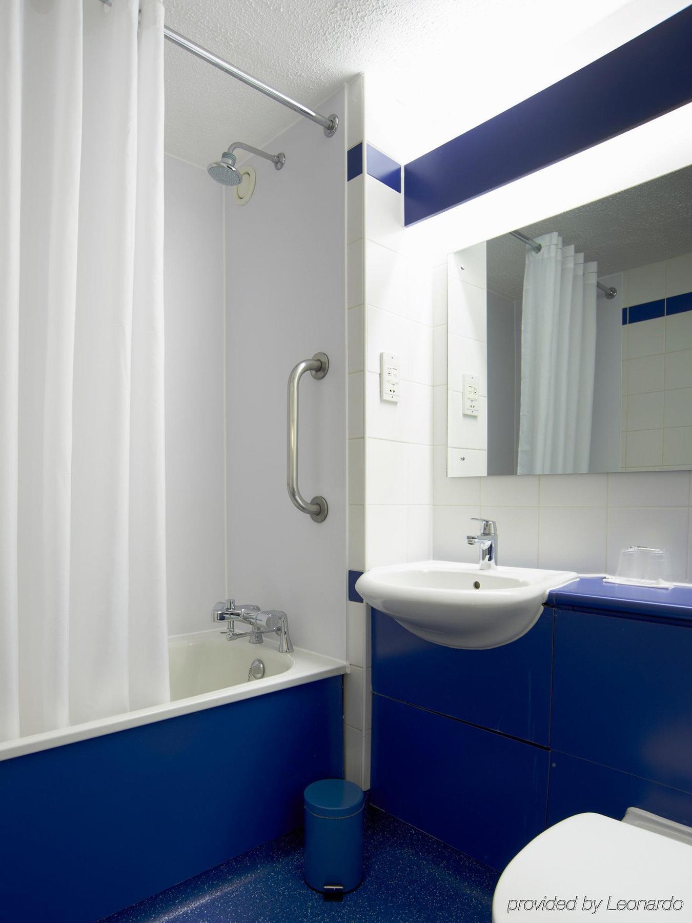 Travelodge London Covent Garden Εξωτερικό φωτογραφία