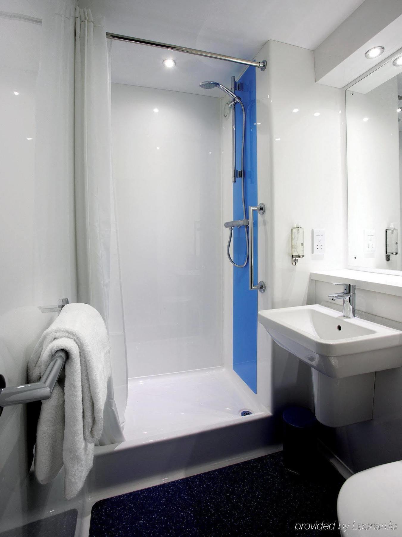Travelodge London Covent Garden Εξωτερικό φωτογραφία